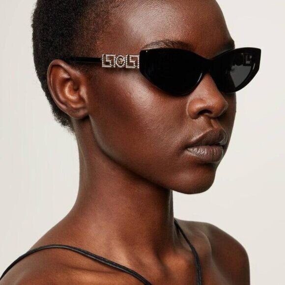 🕶️ New Versace VE4470B GB1/87 Sunglasses - Black Frame, Dark Grey Lenses - Picture 1 of 10